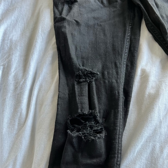 Hollister High Rise Skinny Jeans - Picture 2 of 3